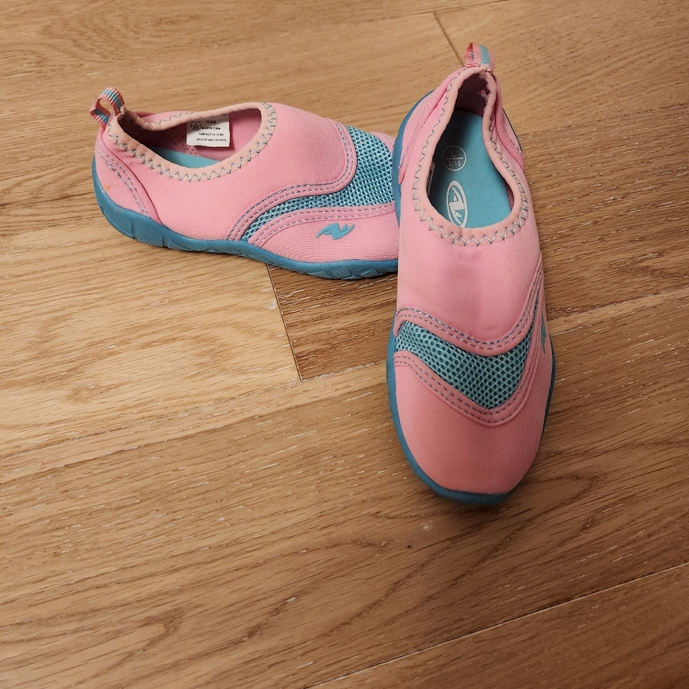 ATHLETIC WORKS | Water shoes